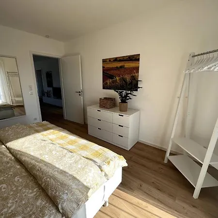Rueckzugsort Im Rebenmeer Mit Terrasse, Grill & Parkplatz Venningen Exterior foto